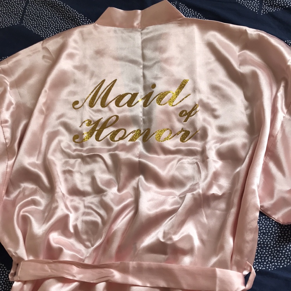 Satin “Maid of Honor” embroidered robe - Picture 2 of 3